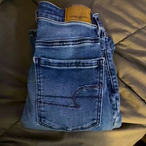 GOOD AS NEW AMERICAN EAGLE JEANS!!